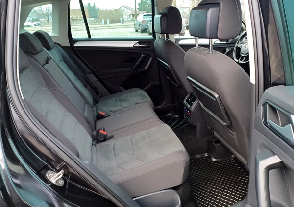 Volkswagen Tiguan cena 97900 przebieg: 153000, rok produkcji 2019 z Gołańcz małe 742